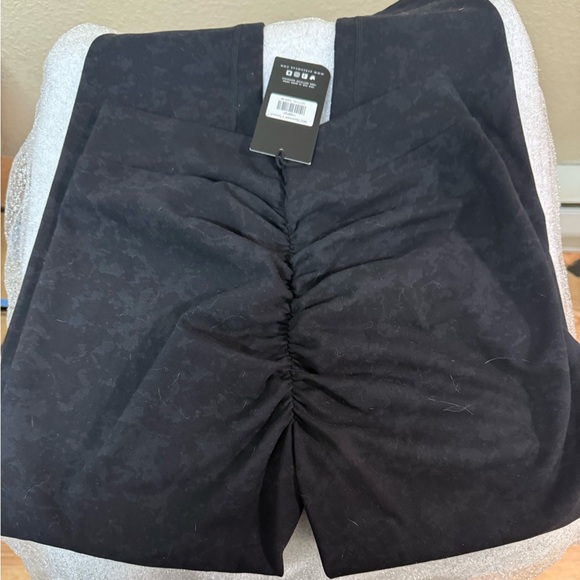 Ryderwear NKD V Scrunch Leggings - Picture 10 of 10